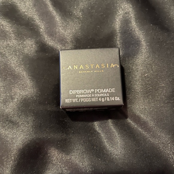 🖤 Pick Any 3/$30 Sale Anastasia Beverly Hills Dip Brow Pomade - Picture 2 of 12